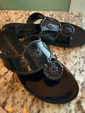 Jack Rogers Black Jelly Sandals Size 6 Floral Medallion Slip On Thong Sandals